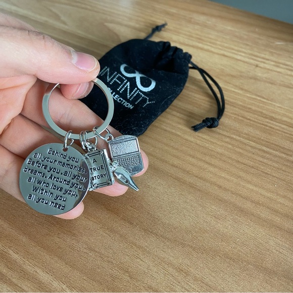 Set of 4: Infinity collection charms keychain for writers - Picture 4 of 4